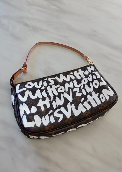 LV GRAFITTI POCHETTE BAG