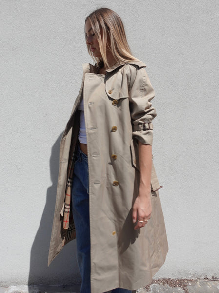 VINTAGE BURBERRY TRENCH COAT