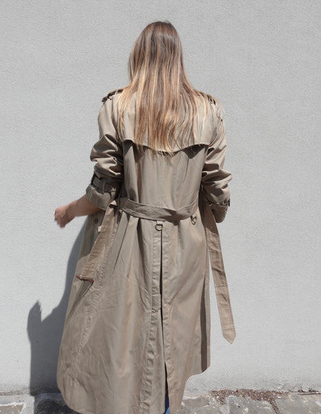 VINTAGE BURBERRY TRENCH COAT