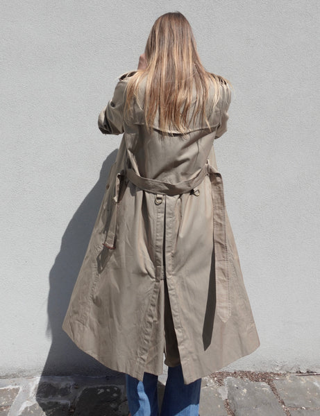 VINTAGE BURBERRY TRENCH COAT