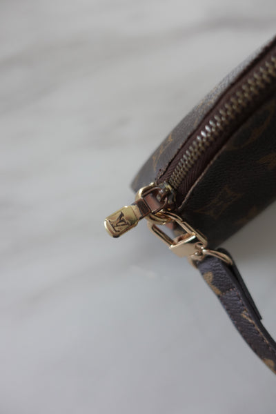 VINTAGE LOUIS VUITTON POUCH BAG