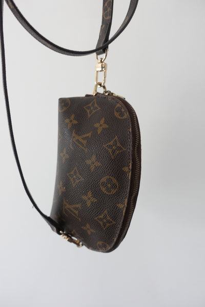 VINTAGE LOUIS VUITTON POUCH BAG