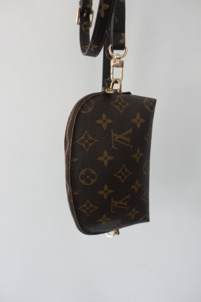 VINTAGE LOUIS VUITTON POUCH BAG