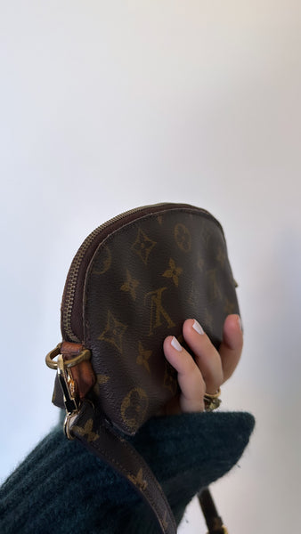 VINTAGE LOUIS VUITTON POUCH BAG