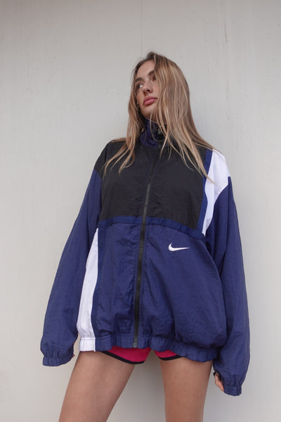 VINTAGE NIKE WINDBREAKER
