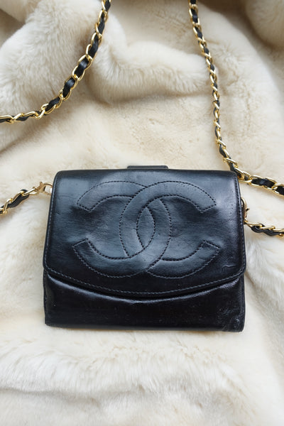Sold at Auction Vintage CHANEL White Lambs Leather Purse