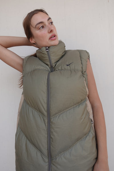 VINTAGE NIKE PUFFER VEST