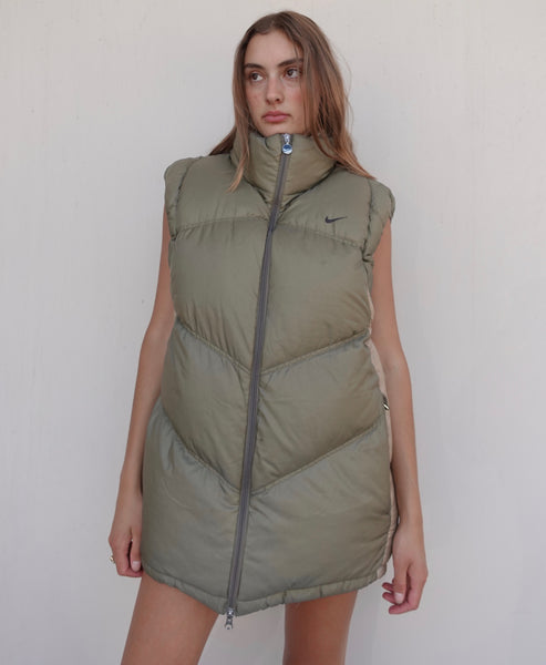 VINTAGE NIKE PUFFER VEST