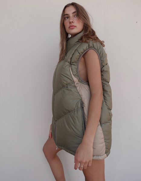VINTAGE NIKE PUFFER VEST