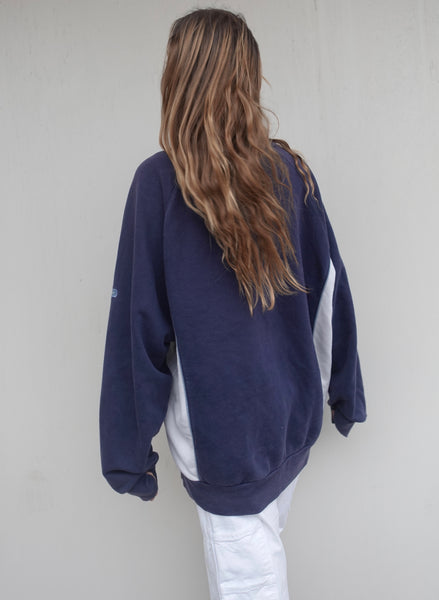 VINTAGE NIKE SWEATER